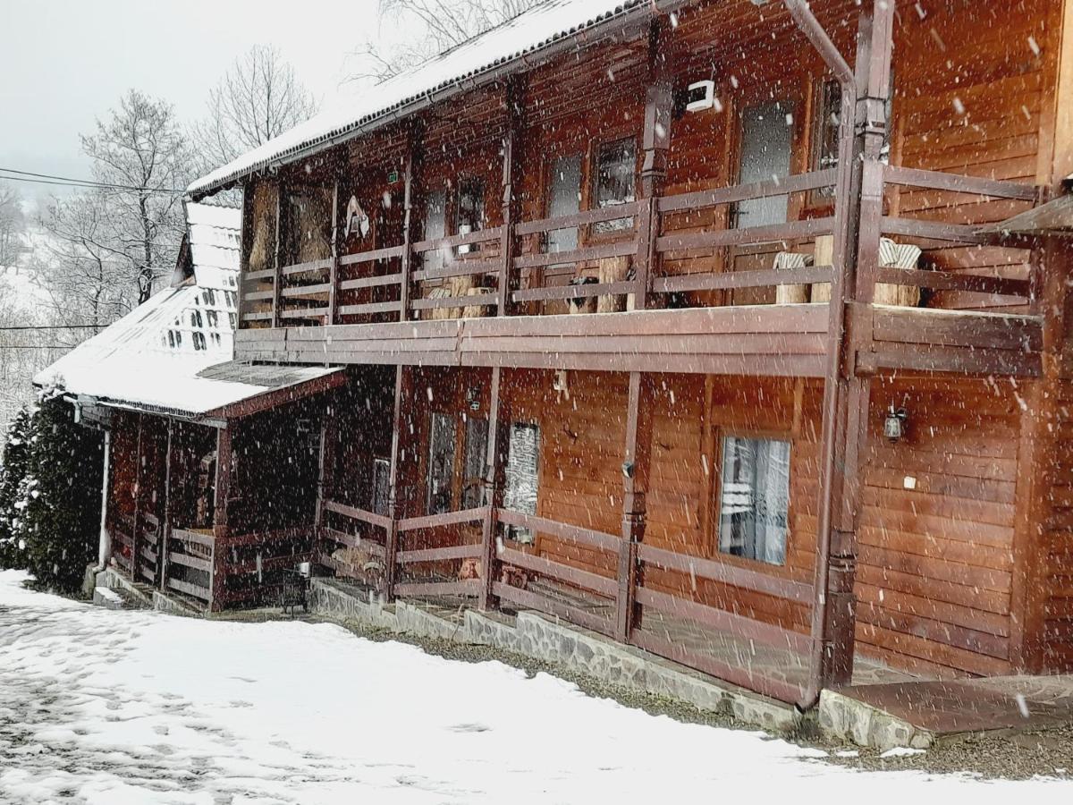 Casa De La Ferma Mariuca Villa Berbesti Exterior foto