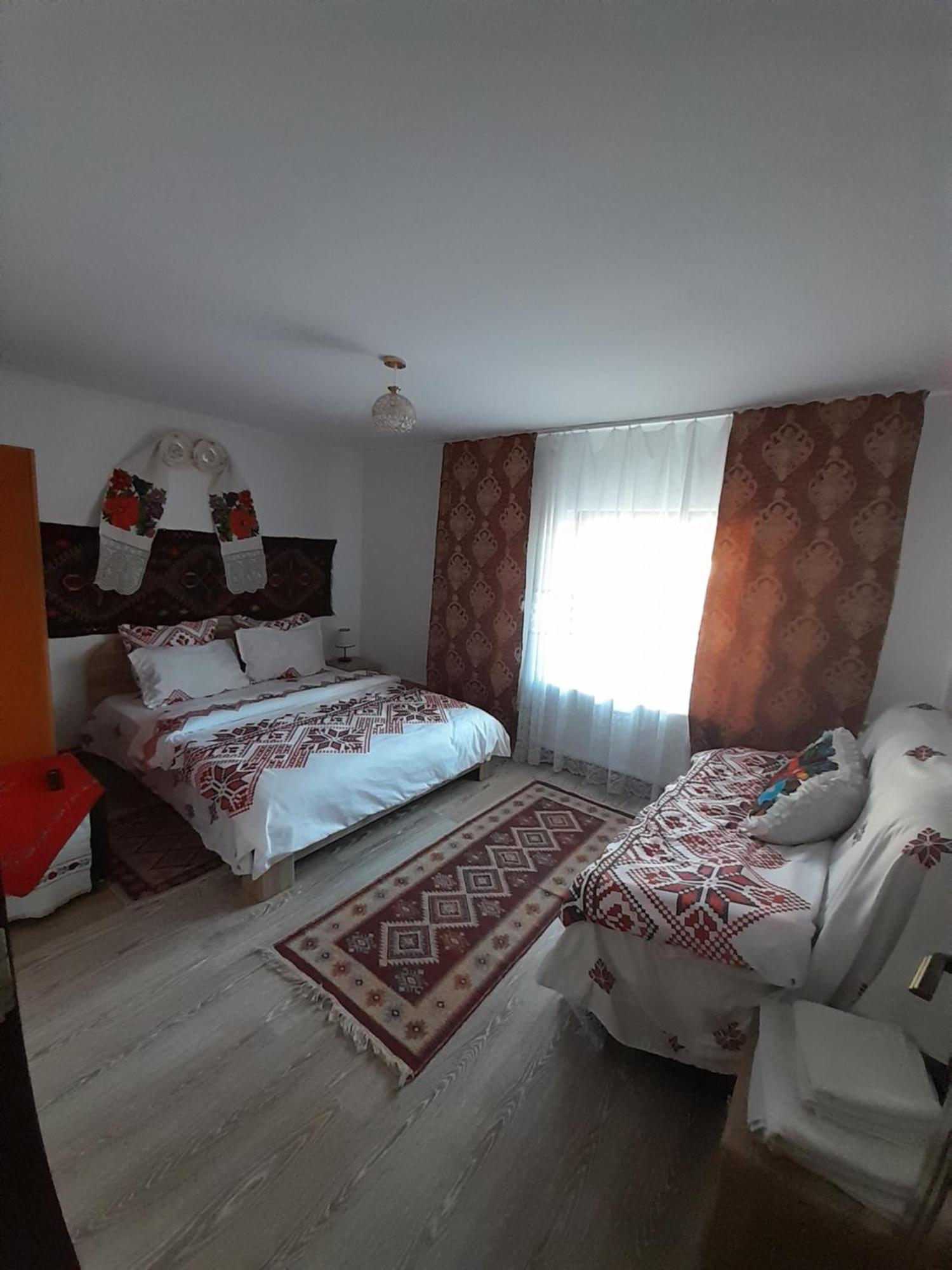 Casa De La Ferma Mariuca Villa Berbesti Cameră foto