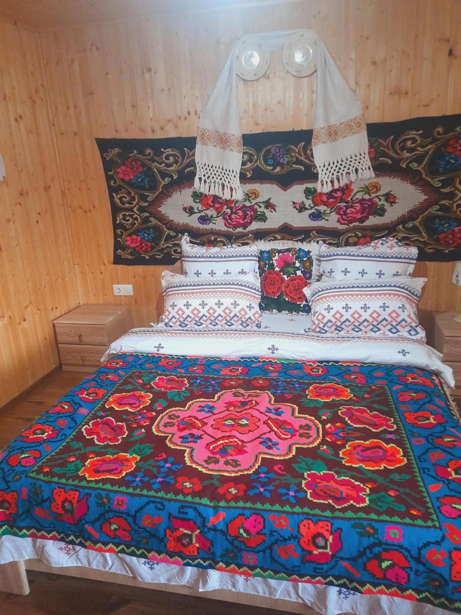 Casa De La Ferma Mariuca Villa Berbesti Cameră foto