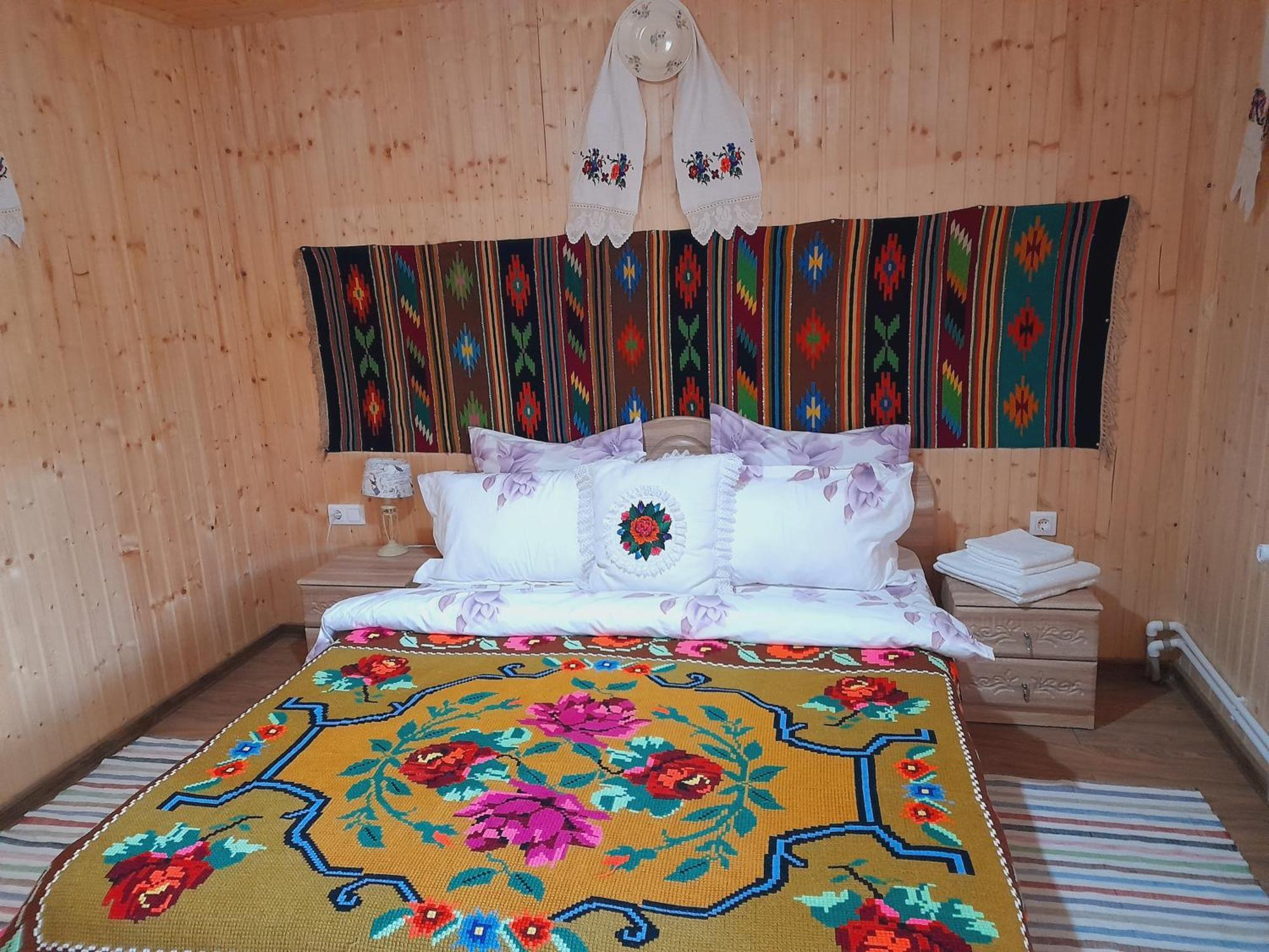 Casa De La Ferma Mariuca Villa Berbesti Cameră foto
